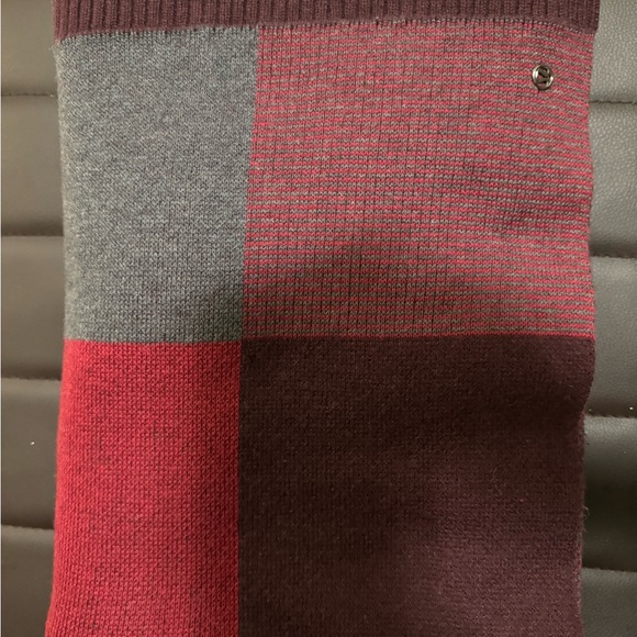 Lululemon shoulder wrap/ scarf - Picture 5 of 5